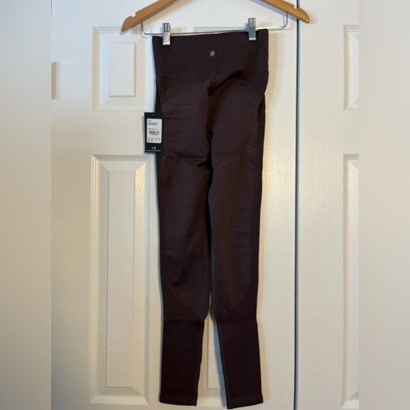 NWT ⭐️ Peloton Seamless High Rise Leggings Raisin XS/S - Picture 8 of 11